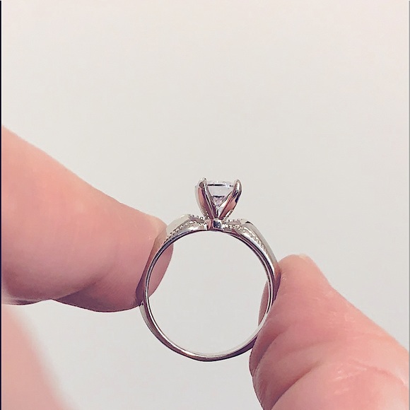 Sparkling Divine 7mm Round CZ Stone Solitaire Engagement Ring Silver Band 7.5 /8 - Picture 7 of 16